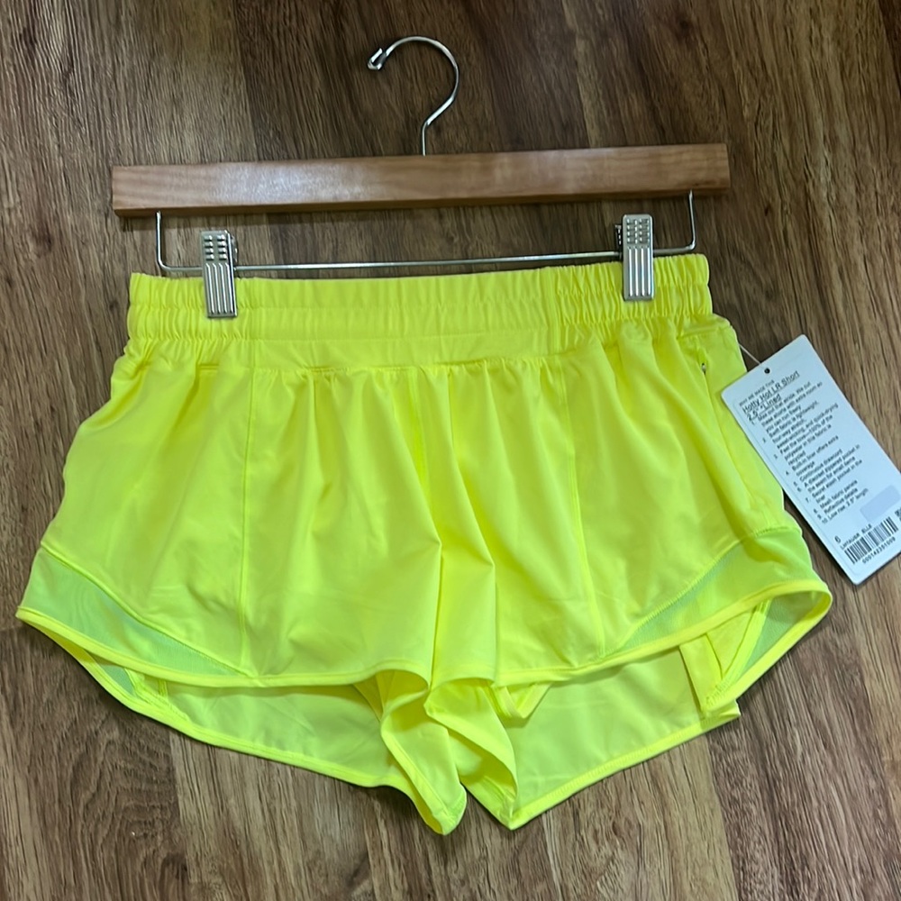 BNWT Hotty Hot LR short 2.5 lined